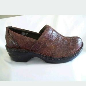 THOM McAN BROWN TORONTO CLOGS SIZE 10 WIDE